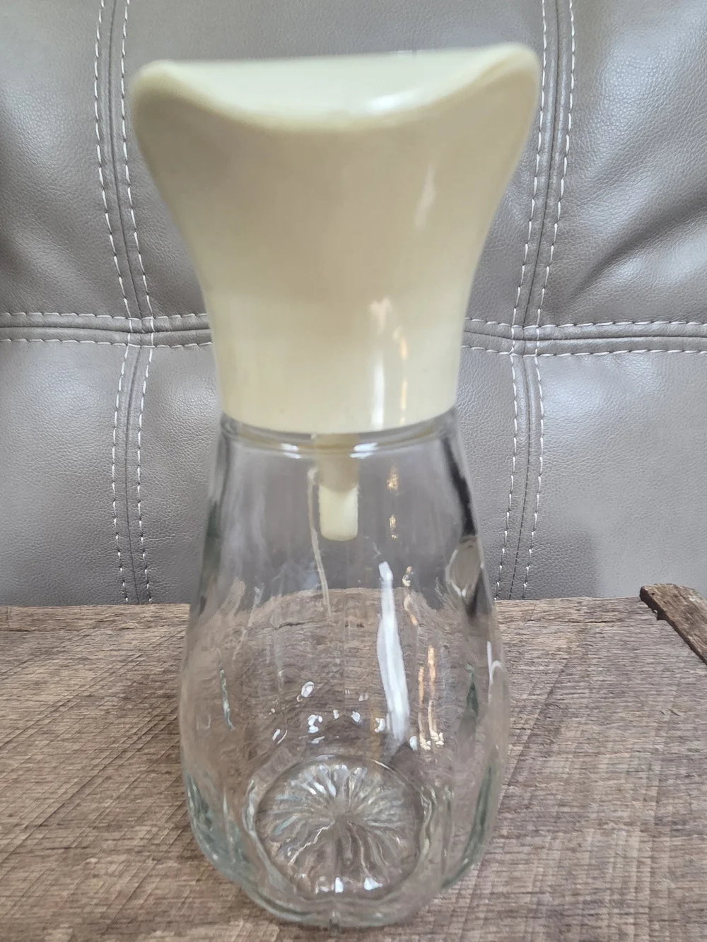 Vintage 60's Anchor Hocking Syrup Dispenser w/ cream plastic top ~ Bin Q